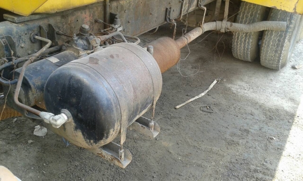 ขายรถบรรทุก 10 ล้อน้ำ ISUZU ROCKY 175 แรงม้า เพลาเดี่ยว ถังเป็นเหล็กแสตนเลสบรรจุ 15000 ราคา 600000