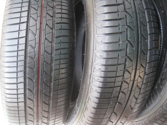 ขายยางน้องๆป้ายแดง Bridgestone b250 175/65r15 ยางผลิตสัปดาห์ที่33 ปี2013 ตุ่มที่หน้ายางเห็นลางๆ2 เส้นครับ ขายทั้งชุด 4,900 บาทพร้อมเปลี่ยนถ่วงครับ สนใจติดต่อเล็กคลองสามครับ 081-3747940