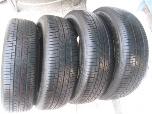 ขายยางน้องๆป้ายแดง Bridgestone b250 175/65r15 ยางผลิตสัปดาห์ที่33 ปี2013 ตุ่มที่หน้ายางเห็นลางๆ2 เส้นครับ ขายทั้งชุด 4,900 บาทพร้อมเปลี่ยนถ่วงครับ สนใจติดต่อเล็กคลองสามครับ 081-3747940