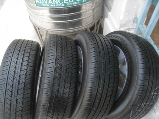 ขายล้อแม็กป้ายแดง nissan x-trail 17"x7" et45 5 รู 114.3 ยาง dunlop st30 grandtrek 225/65r17 ยางผลิตสัปดาห์ที่ 44 ปี 2014 ตุ่มและสีที่หน้ายางมีทุกเส้นครับ ใส่ vigo เตี้ย, crv ได้ครับ ขายทั้งชุด 23,500 บาทครับ สนใจติดต่อเล็กคลองสามครับ 081-3747940