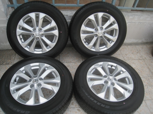 ขายล้อแม็กป้ายแดง nissan x-trail 17"x7" et45 5 รู 114.3 ยาง dunlop st30 grandtrek 225/65r17 ยางผลิตสัปดาห์ที่ 44 ปี 2014 ตุ่มและสีที่หน้ายางมีทุกเส้นครับ ใส่ vigo เตี้ย, crv ได้ครับ ขายทั้งชุด 23,500 บาทครับ สนใจติดต่อเล็กคลองสามครับ 081-3747940