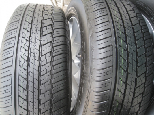 ขายล้อแม็กป้ายแดง nissan x-trail 17"x7" et45 5 รู 114.3 ยาง dunlop st30 grandtrek 225/65r17 ยางผลิตสัปดาห์ที่ 44 ปี 2014 ตุ่มและสีที่หน้ายางมีทุกเส้นครับ ใส่ vigo เตี้ย, crv ได้ครับ ขายทั้งชุด 23,500 บาทครับ สนใจติดต่อเล็กคลองสามครับ 081-3747940