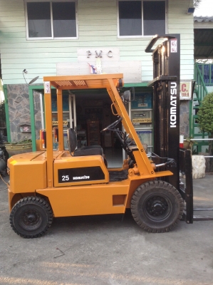 +++ ขายโฟล์คลิฟท์  KOMATSU  FD20-10  ขนาด 2.0  ตัน  เครื่องยนต์ดีเซล  เสา  4 เมตร  เกียร์ออโตเมติค  งา  1,070  มม.  ยางตันใหม่  4 ล้อครับ