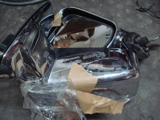 ขายกระจกมองข้างไฟฟ้าโครเมี่ยมแบบแปะยึดข้างประตู พับได้สวยๆครับ ขายกระจกมองข้างไฟฟ้าโครเมี่ยมแบบแปะยึดข้างประตู พับได้สวยๆครับ