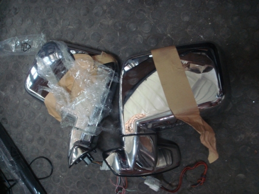 ขายกระจกมองข้างไฟฟ้าโครเมี่ยมแบบแปะยึดข้างประตู พับได้สวยๆครับ ขายกระจกมองข้างไฟฟ้าโครเมี่ยมแบบแปะยึดข้างประตู พับได้สวยๆครับ