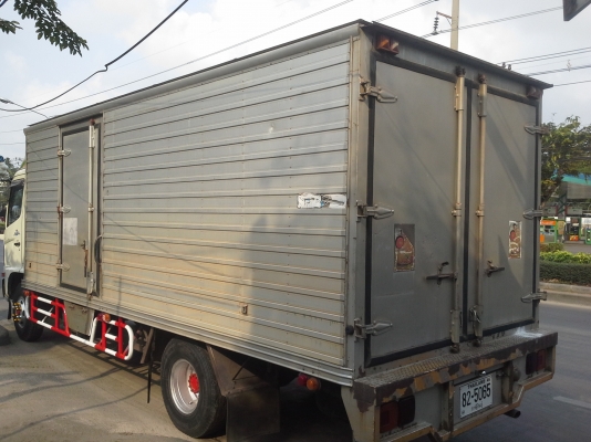 ขายตู้แห้ง3บาน ยาว 5.50 m อยู่แถวเอกชัย-บางบอน ต่อรองได้ ขายตู้แห้ง3บาน ยาว 5.50 m อยู่แถวเอกชัย-บางบอน ต่อรองได้