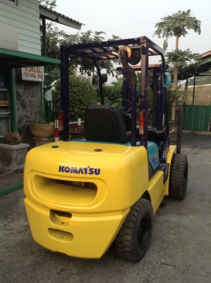 +++ ขายโฟล์คลิฟท์  KOMATSU  FD30-12  ขนาด  3  ตัน  เครื่องยนต์ดีเซล  เสา  3  เมตร   งา  1,070  มม.   เกียร์ออโตเมติค  ล้อหน้าคู่  ยางตันครับ