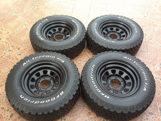 ขายล้อลาย rock 16x8 off -0 พร้อมยาง bf 265/70/16 ดอกเหลือๆลองดูครับ