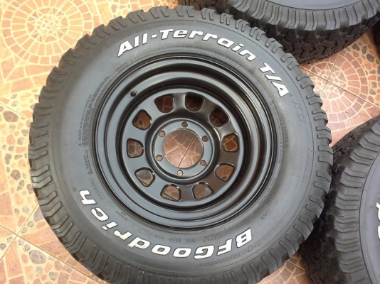 ขายล้อลาย rock 16x8 off -0 พร้อมยาง bf 265/70/16 ดอกเหลือๆลองดูครับ