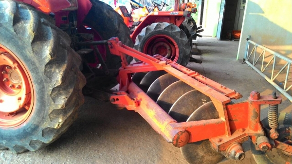 ขายรถไถ KUBOTA M7040 ดันหน้า ผาน6 ทะเบียนพร้อมโอน