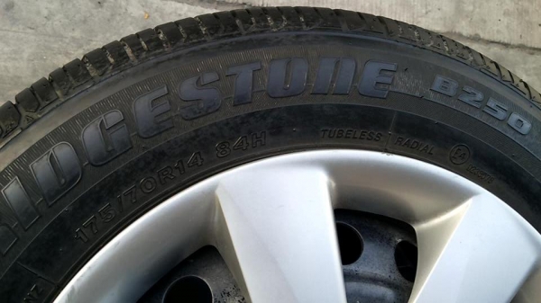 ล้อกระทะ  ขอบ14 ยางบริสสโตน B250 175 70 14 ดอกหนาๆ
