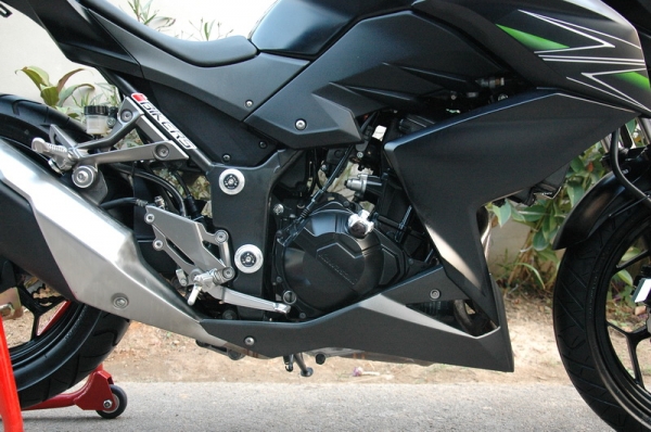 ขาย Kawasaki Z250 ปี 2013 Book Service เอกสารพร้อมโอน