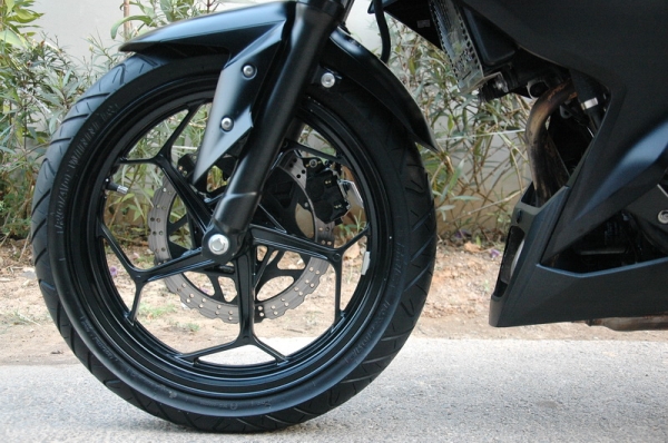 ขาย Kawasaki Z250 ปี 2013 Book Service เอกสารพร้อมโอน