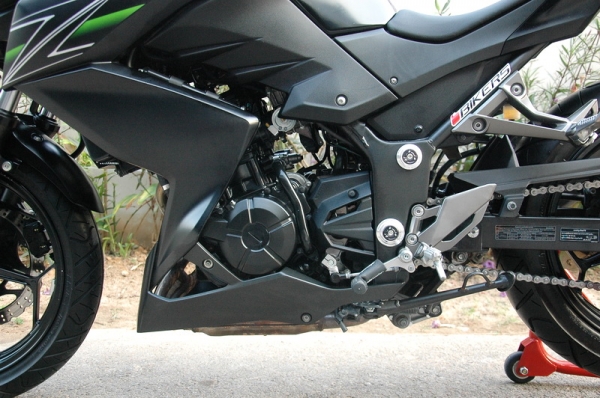 ขาย Kawasaki Z250 ปี 2013 Book Service เอกสารพร้อมโอน