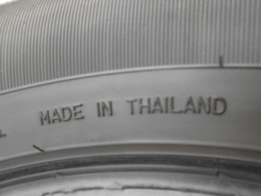 215/65R16 DUNLOP SP LT37 ปี 2012 ชุด 4 เส้น TEL.081-427-3941 215/65R16 DUNLOP SP LT37 ปี 2012 ชุด 4 เส้น TEL.081-427-3941