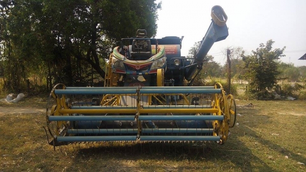 ขายรถเกียวข้าวเกษตรพัฒนา