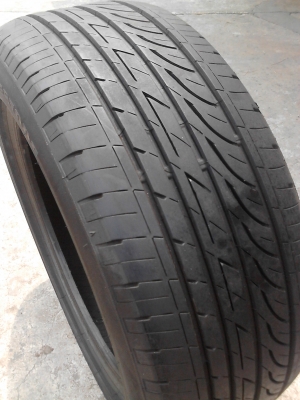 225/50R17 BRIDGESTONE TURANZA GR-90 มี 1 เส้น ปี 2013 ใหม่ๆ ดอกยางหนาๆ TEL.081-427-3941 225/50R17 BRIDGESTONE TURANZA GR-90 มี 1 เส้น ปี 2013 ใหม่ๆ ดอกยางหนาๆ TEL.081-427-3941