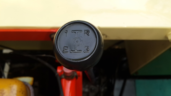 รถบรรทุกการเกษตรและก่อสร้าง รหัส J - 20