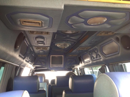 ขายรถตู้หัวจรวดหลังคาสูง ขายรถตู้หัวจรวดหลังคาสูง