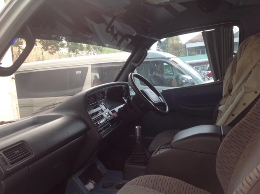 ขายรถตู้หัวจรวดหลังคาสูง ขายรถตู้หัวจรวดหลังคาสูง