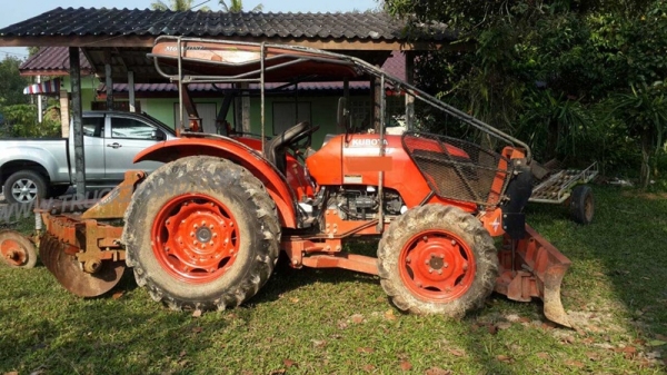 รถไถ Kubota  M 6040 SU  2 เพลา  ทำงาน 1,208 ชั่วโมง