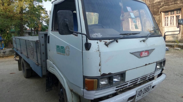 6ลัอกระบะเปิดข้าง KM777. เครื่อง117. แรง WO4D. คัสซีสวย เครื่องสวย หัวมีผุบัาง เล่มพร้อม