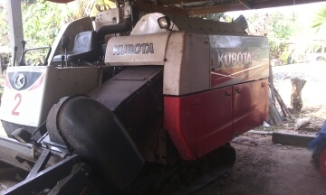 รถเกี่ยวข้าว  DC 70 ปี55