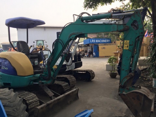 รถขุด KOMATSU PC30MR-1