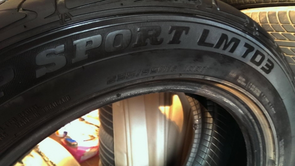 ขายยาง Dunlop LM703 235/55/18 ถอดจาก Lexus rx300