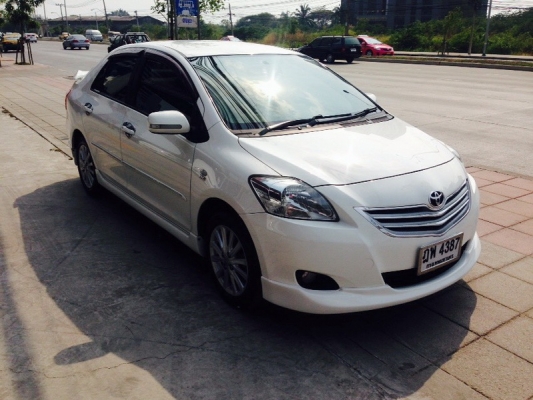 TOYOTA INNOVA ปี 2010 มือเดียวออกห้าง TOYOTA INNOVA ปี 2010 มือเดียวออกห้าง