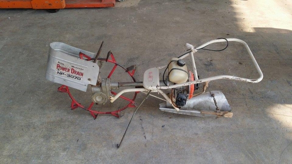 เครื่องแหวกร่องกล้าในนาเดินตาม เก่าญี่ปุน สภาพดี เครื่องพร้อมทำงาน เครื่องยนต์ติดง่าย