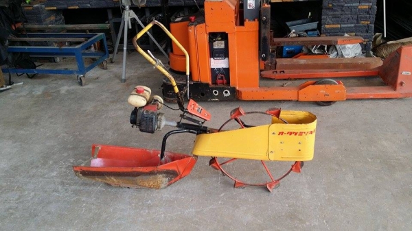 เครื่องแหวกร่องกล้าในนาเดินตาม เก่าญี่ปุน สภาพดี เครื่องพร้อมทำงาน เครื่องยนต์ติดง่าย