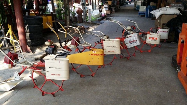 เครื่องแหวกร่องกล้าในนาเดินตาม เก่าญี่ปุน สภาพดี เครื่องพร้อมทำงาน เครื่องยนต์ติดง่าย