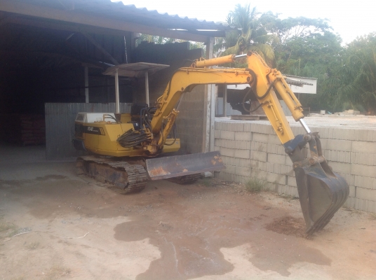 ขาย Komatsu PC40 รุ่น 2 ขาย Komatsu PC40 รุ่น 2