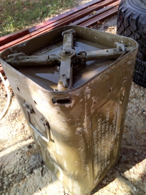 ขาย ลังโลหะใส่หัวกระสุนทหารเก่า 1 ใบ