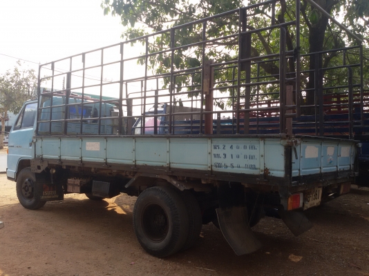 (ร้านรุ่งโรจน์ 082-1057078)ขายให้ลูกค้าอนันต์ฟาร์มสระบุรีเรียบร้อยแล้ว รับรถกลับบ้านแล้วครับ) (ขอบคุณคับ)  เครื่องแน่นปึ๊กๆ ฟิตจัด  แซสซีเยี่ยมมาก เดิมๆ ไม่มีที่ติคับ รถบางๆเดิมๆ สวยๆ เอกสารทะเบียนพร้อมโอนทั่ว