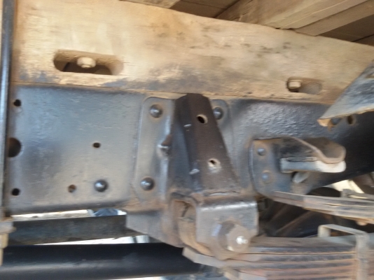 (ร้านรุ่งโรจน์ 082-1057078)ขายให้ลูกค้าอนันต์ฟาร์มสระบุรีเรียบร้อยแล้ว รับรถกลับบ้านแล้วครับ) (ขอบคุณคับ)  เครื่องแน่นปึ๊กๆ ฟิตจัด  แซสซีเยี่ยมมาก เดิมๆ ไม่มีที่ติคับ รถบางๆเดิมๆ สวยๆ เอกสารทะเบียนพร้อมโอนทั่ว