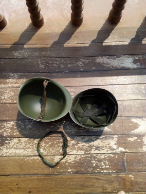 ขายหมวกกันกระสุนทหารเก่า ไม่อยากเก็บ