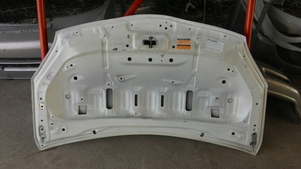 ฝากระโปรงหน้า พรีอุส  ของแท้มือสอง งานเคาะซ่อม