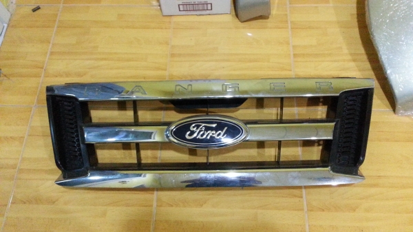 กระจังหน้า FORD RANGER ของแท้มือสอง