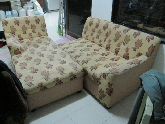 โซฟาสวย  แข็งแรง  ใครชอบ  สนใจ   ไม่มีขาด  2 ตัว 2800บาท