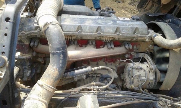 HINO FD 220 HP JO8C หกล้อดั๊มพ์ สมอเงิน กระบะดั๊มพ์เหล็ก 5 ตันความยาว 3.60 เมตรสภาพสวย เครื่องแห้งแรงดีไม่มีเยิ้ม ภายในเก๋งคอนโซลสวยครบ พวงมาลัยเพาเวอร์ แอร์เย็น ระบบเบรคทริ๊ปฟี้ครบครัน ช่วงล่างใหญ่คัชซีสวยไม่มีบวม ยาง 8.25 ขอบ 16 สภาพดี 70\% พร้อมบรรทุกพร