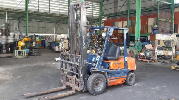ฟอร์คลิฟต์ TOYOTA รุ่น 4 2.5TON