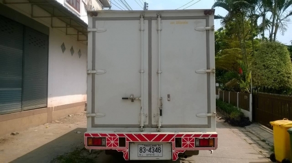 ขาย 6 ล้อ NPR 150 ปี 55 สภาพใหม่ป้ายแดง คัสซีสวยตลอดเส้น เครื่องแห้งไม่เคยแกะ วิ่งแค่ 48,900 กม. เท่านั้น ภายในสวย แอร์เย็น ยางเรเดียลเต็มทั้ง 7 เส้นครับ