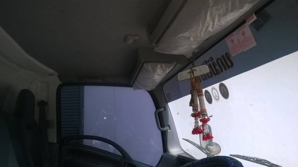 ขาย 6 ล้อ NPR 150 ปี 55 สภาพใหม่ป้ายแดง คัสซีสวยตลอดเส้น เครื่องแห้งไม่เคยแกะ วิ่งแค่ 48,900 กม. เท่านั้น ภายในสวย แอร์เย็น ยางเรเดียลเต็มทั้ง 7 เส้นครับ