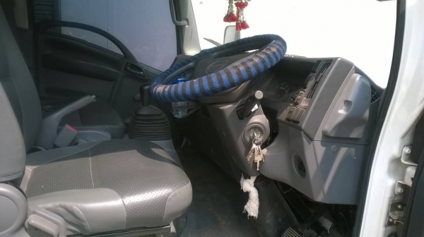 ขาย 6 ล้อ NPR 150 ปี 55 สภาพใหม่ป้ายแดง คัสซีสวยตลอดเส้น เครื่องแห้งไม่เคยแกะ วิ่งแค่ 48,900 กม. เท่านั้น ภายในสวย แอร์เย็น ยางเรเดียลเต็มทั้ง 7 เส้นครับ