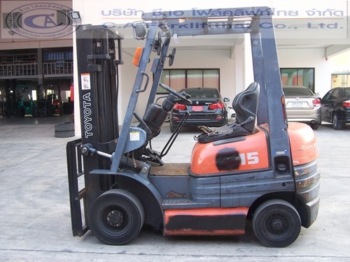 ขายรถ โฟล์คลิฟท์ TOYOTA รุ่น 6-FD15