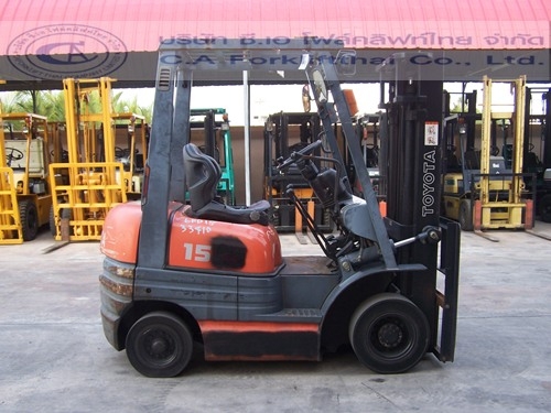 ขายรถ โฟล์คลิฟท์ TOYOTA รุ่น 6-FD15