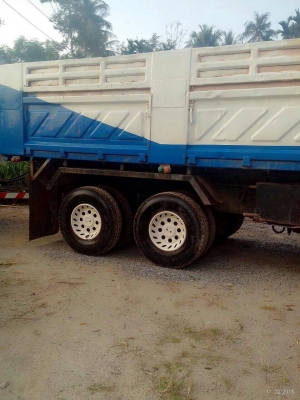 รถอีซูซุ 10 ล้อดั้ม FXZ 270 แรงม้า. ปี 45  สนใจติดต่อ 081 - 6079515