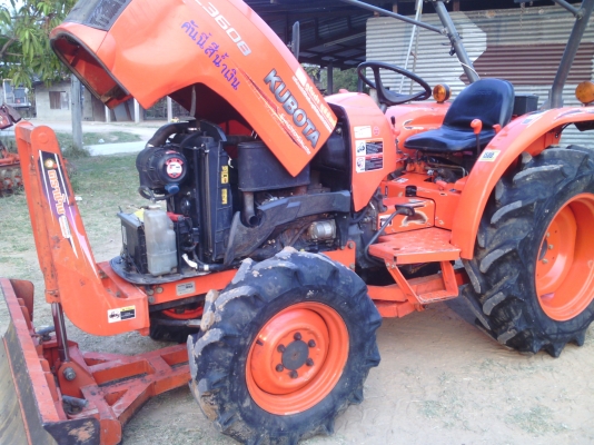 ขายตามสภาพ 36แรง เครื่องดี เกียดี ปั้มไฮดรอลิคดี มีโลตารี่ ผาล6 ผาลดันหน้า เอกสารเป็นเล้มทะเบียนพร้อมโอน